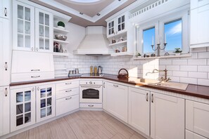 Fridge, microwave, oven, dishwasher