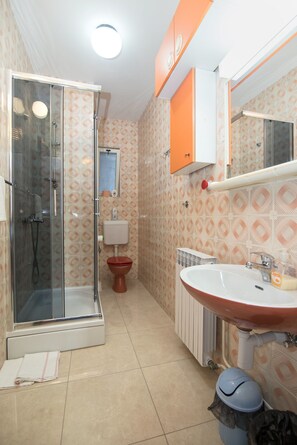 Bathroom | Shower - Apartments Grgo (Vodice)