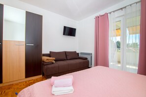 Free WiFi, bed sheets - Apartments Grgo (Vodice)