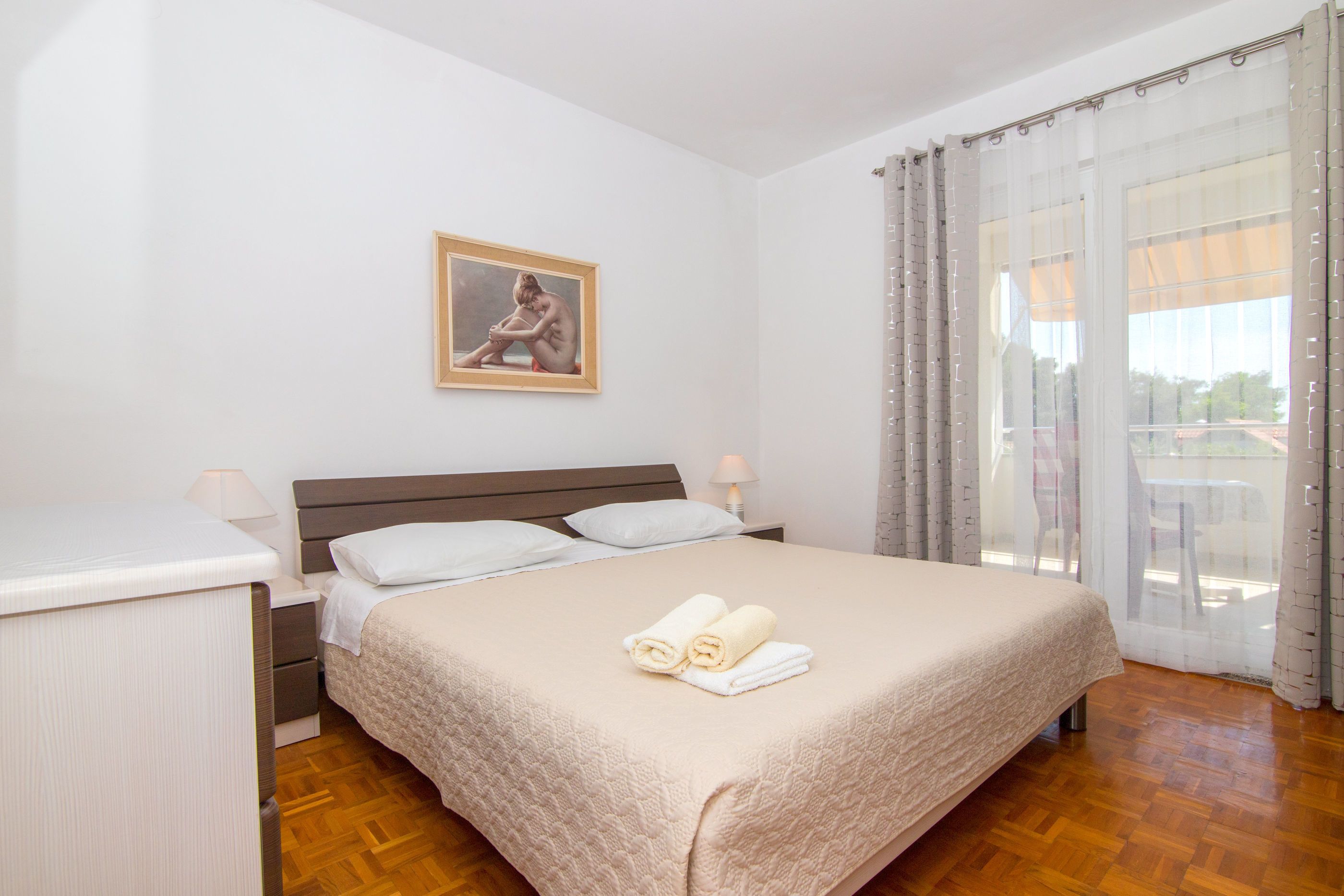 Wi-Fi de cortesia, roupa de cama