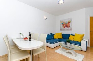 Apartment (A2) | Living room
