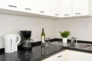 Apartment (A1) | Private kitchen - Apartments Sandy (Rogoznica)