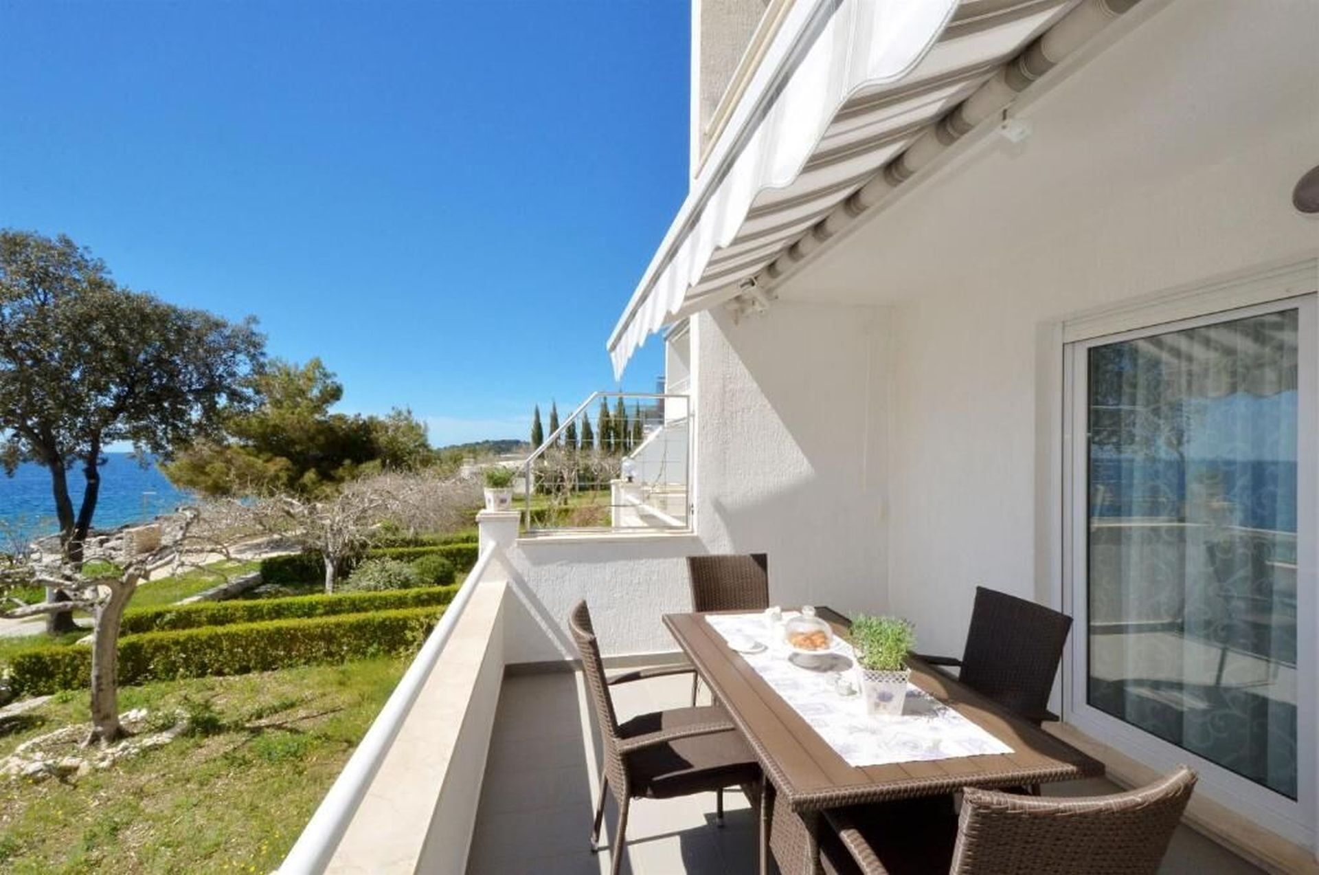 아파트 (A1) | 발코니