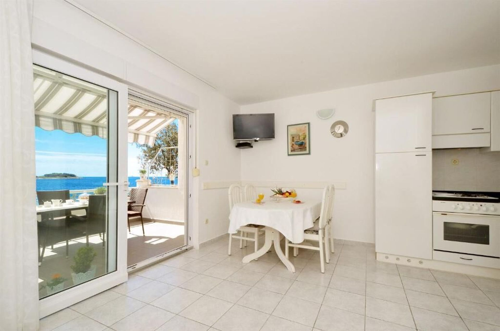 Apartment (A1) | Dining