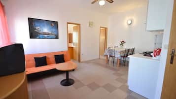 Apartment (A3) | Living room | Flat-screen TV