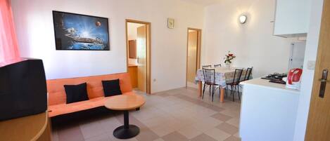 Apartment (A3) | Wohnzimmer | Flachbildfernseher