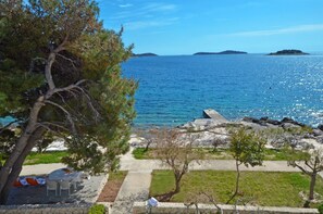 Courtyard - Apartments Nina (Rogoznica)