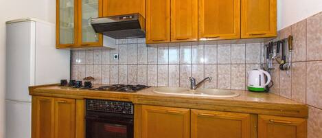 冰箱、烤箱、炉灶、电热水壶