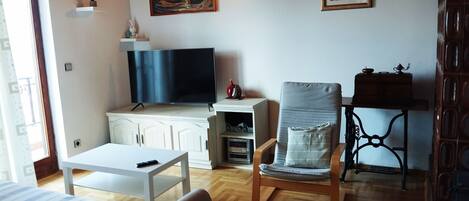Appartement (A1) | Salle de séjour | Téléviseur, lecteur de DVD