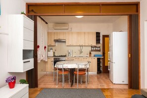 Apartment (A1) | Private kitchen | Fridge, oven, stovetop, espresso maker