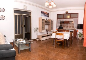 Iron/ironing board, free WiFi, bed sheets - Apartment Andelka (Tisno)