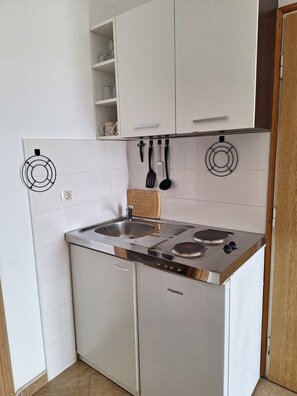 Apartment (A3) | Private kitchen - Apartments Ivona (Vodice)