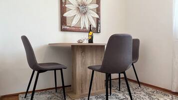 Apartment (A2) | Speisen