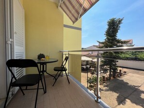 Studio (A4) | Terrace/patio - Apartments Ivona (Vodice)