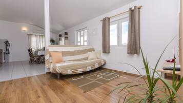 Apartment (A6) | Living room | TV