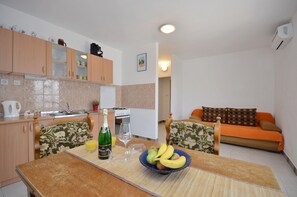 Apartment (A1) | Living room | TV