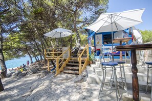 Beach - Apartments Mila Family With Pool (Tribunj)