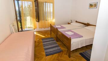 Free WiFi, bed sheets