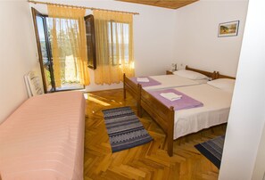 Free WiFi, bed sheets - Apartment Tina (Starigrad)