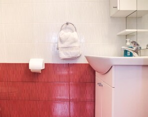 Apartment (A2) | Bathroom