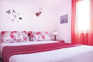 2 bedrooms, free WiFi, bed sheets - Apartments Nives (Rogoznica)