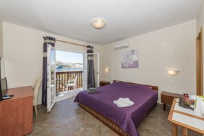 In-room safe, free WiFi