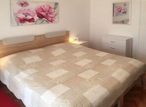 Free WiFi, bed sheets - Apartments Mate (Pag)