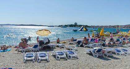 Apartments and Room Zinka