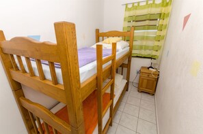 4 bedrooms, free WiFi, bed sheets