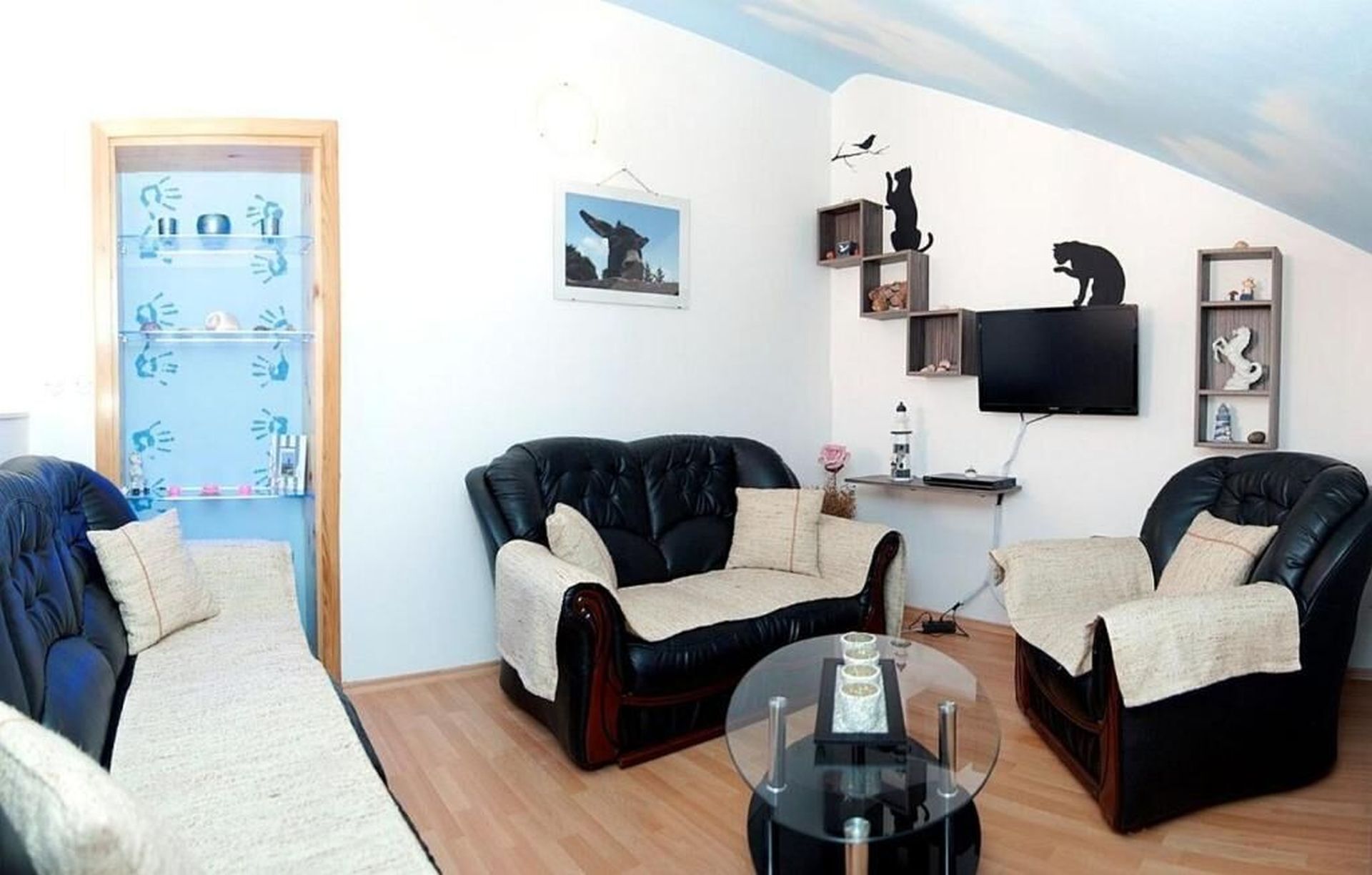 Apartment (A1) | Living room | TV