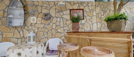 Room (S5) | Terrace/patio