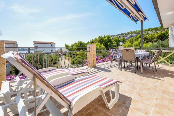 Apartment (A2) | Balkon
