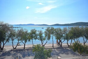Beach - Apartment Srima (Vodice)