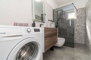 Apartment (A1) | Bathroom