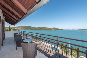 Balcony - Apartment Lidija (Tisno)