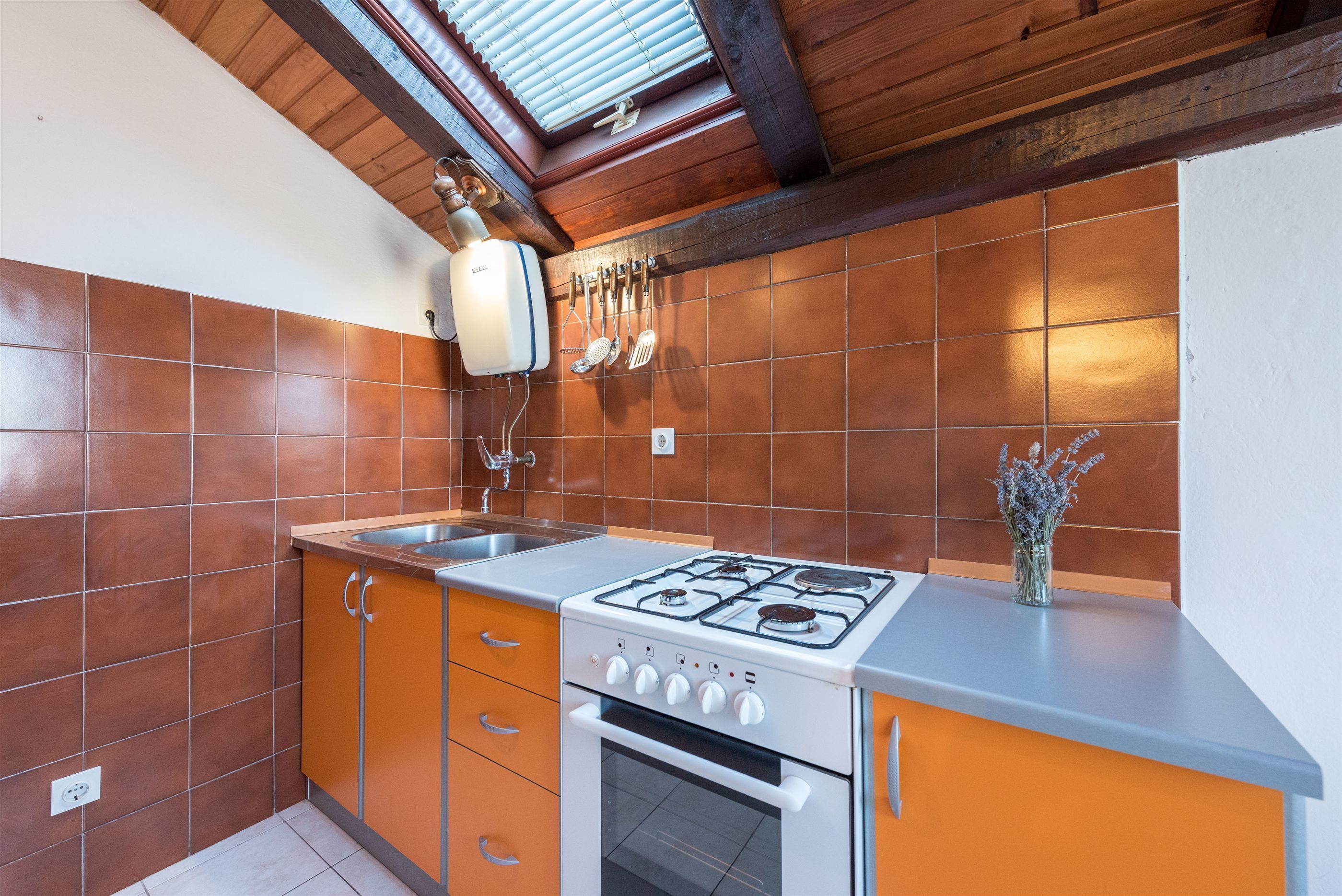 Private kitchen | Fridge, oven, stovetop, espresso maker