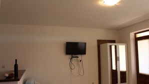 스튜디오 (A1) | TV