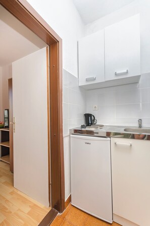 Zimmer (S4) | Eigene Küche