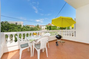 Room (S4) | Balcony - Apartment and Rooms Artina (Vodice)