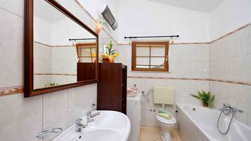 Apartment (A1) | Bathroom