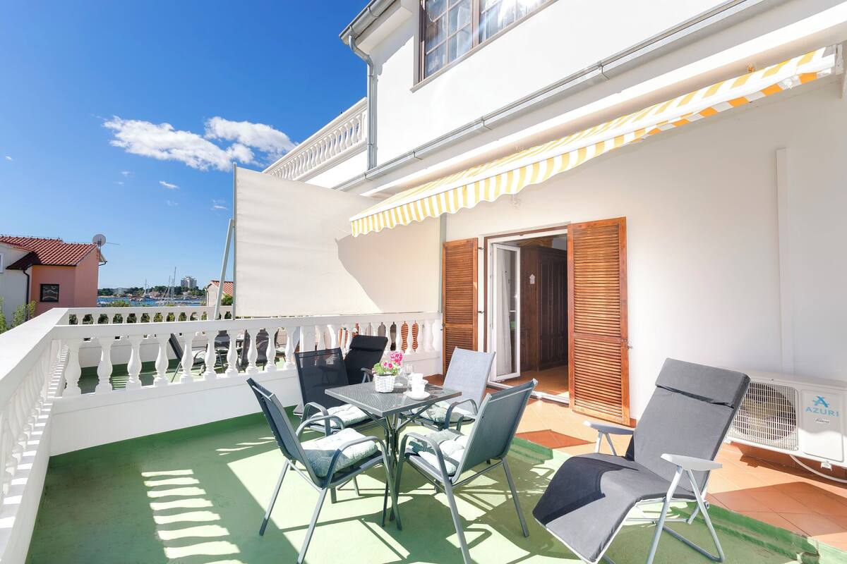 Zimmer (S2) | Blick auf das Wasser