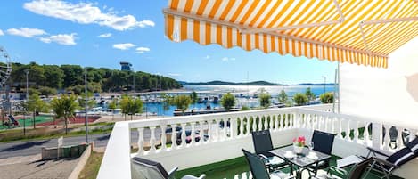 Room (S2) | Water view