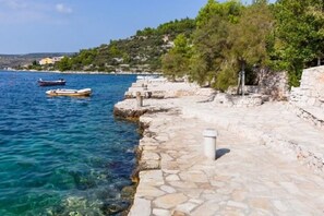 Beach nearby - Apartments Smilje (Rogoznica)