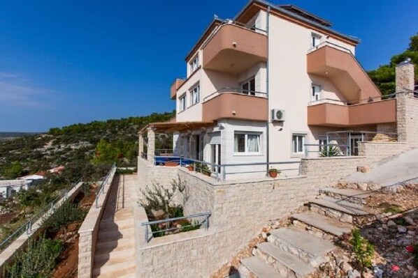 Building design - Apartments Smilje (Rogoznica)