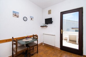 Studio (A2) | Dining - Apartments Crljenko (Povljana)