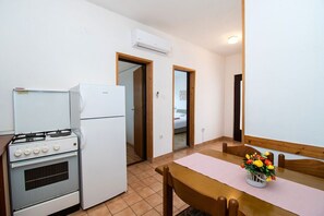 Dining - Apartments Crljenko (Povljana)