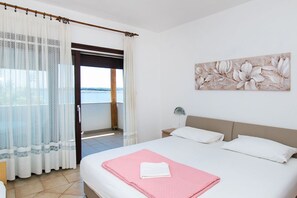 Room - Apartments Crljenko (Povljana)