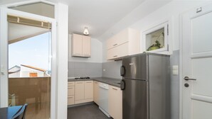 Unclassified image, 4 of 25, button - Apartment Lena City Center Near Beach (Vodice)