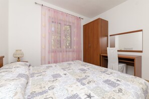熨斗/熨衣板、免費無線上網、床單