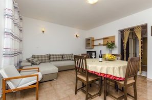 Wohnzimmer | Fernseher